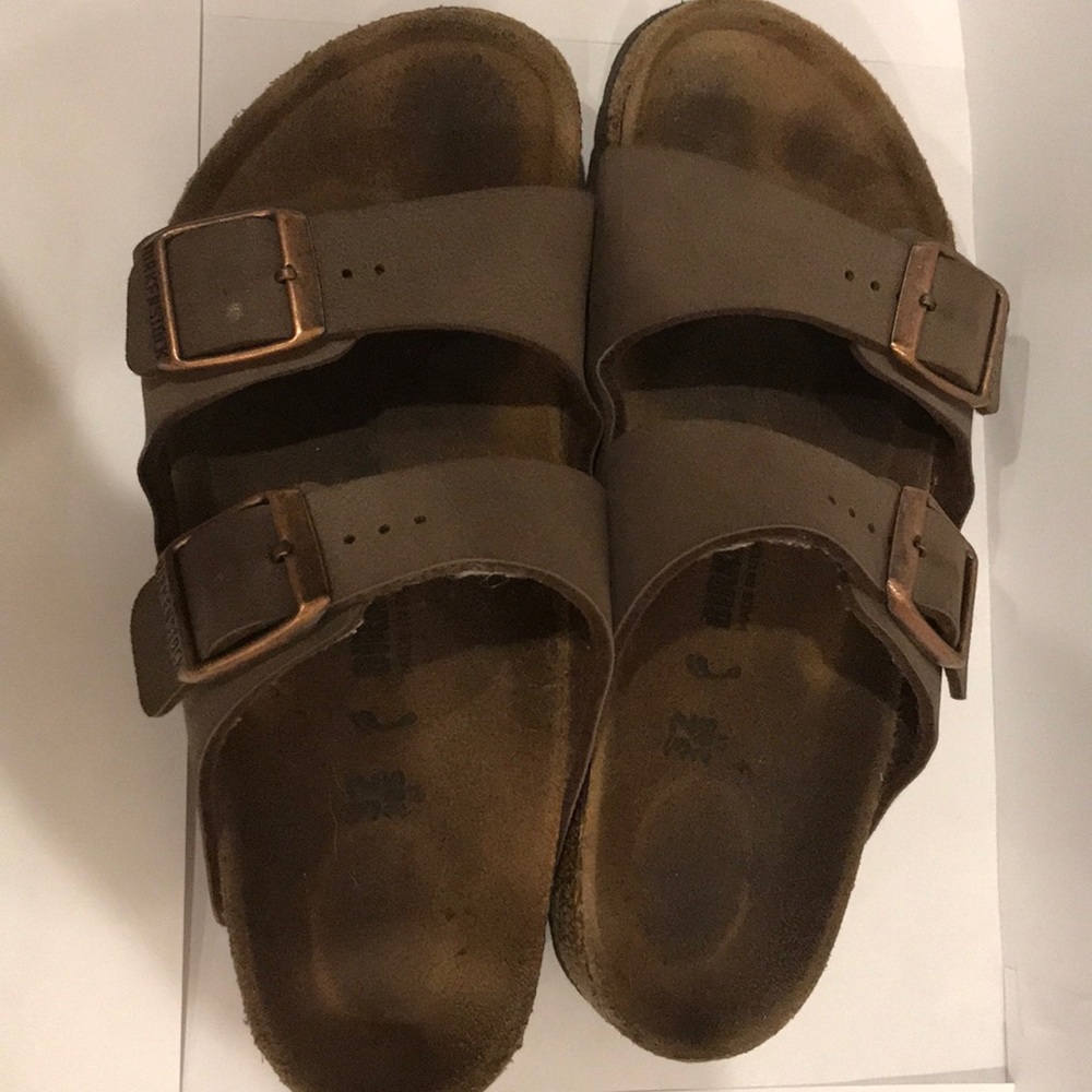 Gently Used Girls brown Arizona Birkenstock’s